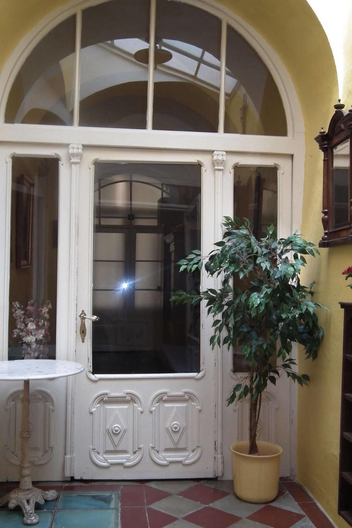 Centrum Tiffany Pension Domažlice Екстериор снимка